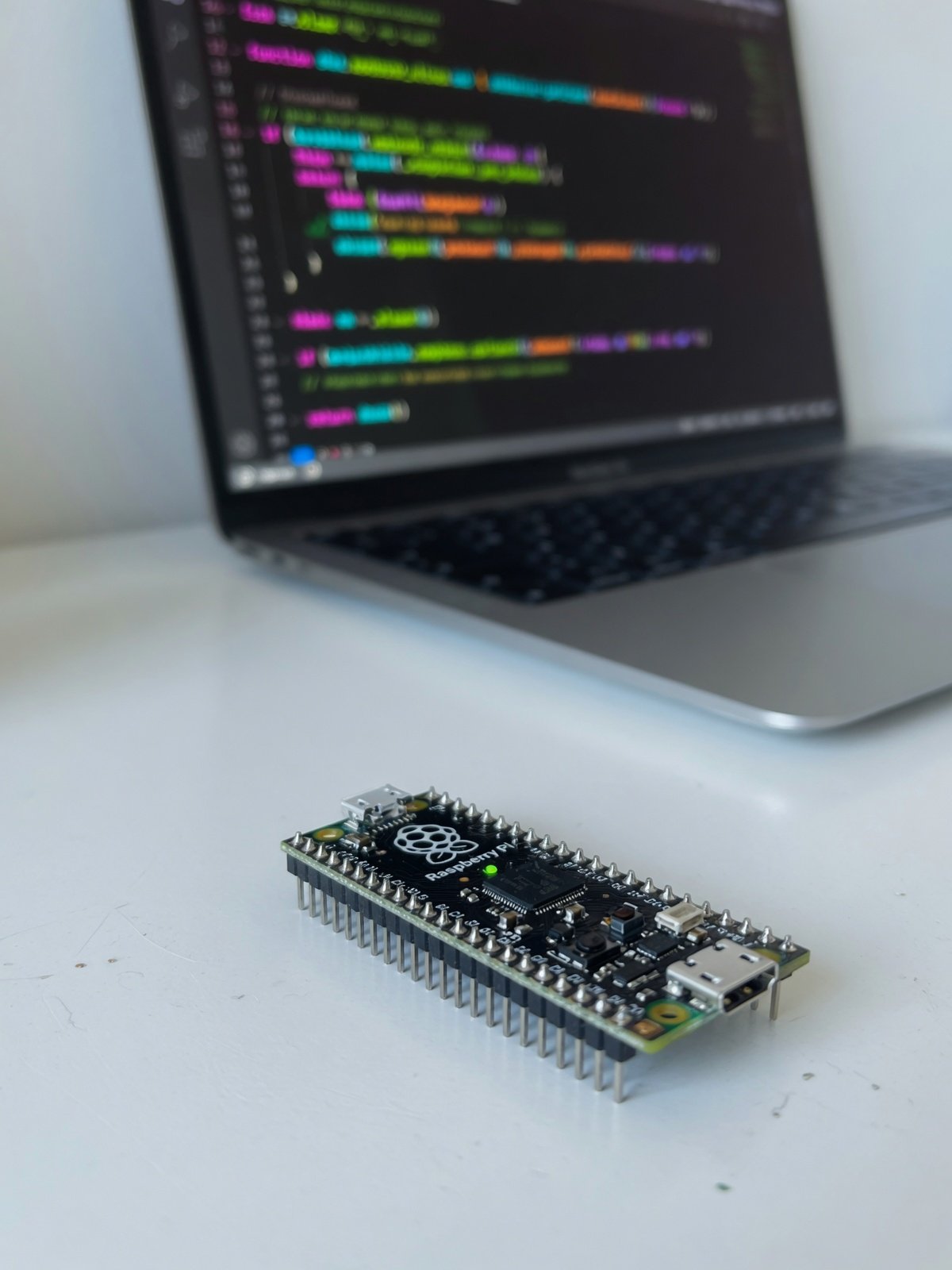 میکروپایتون با Raspberry Pi Pico؛ پایتون روی سختافزار